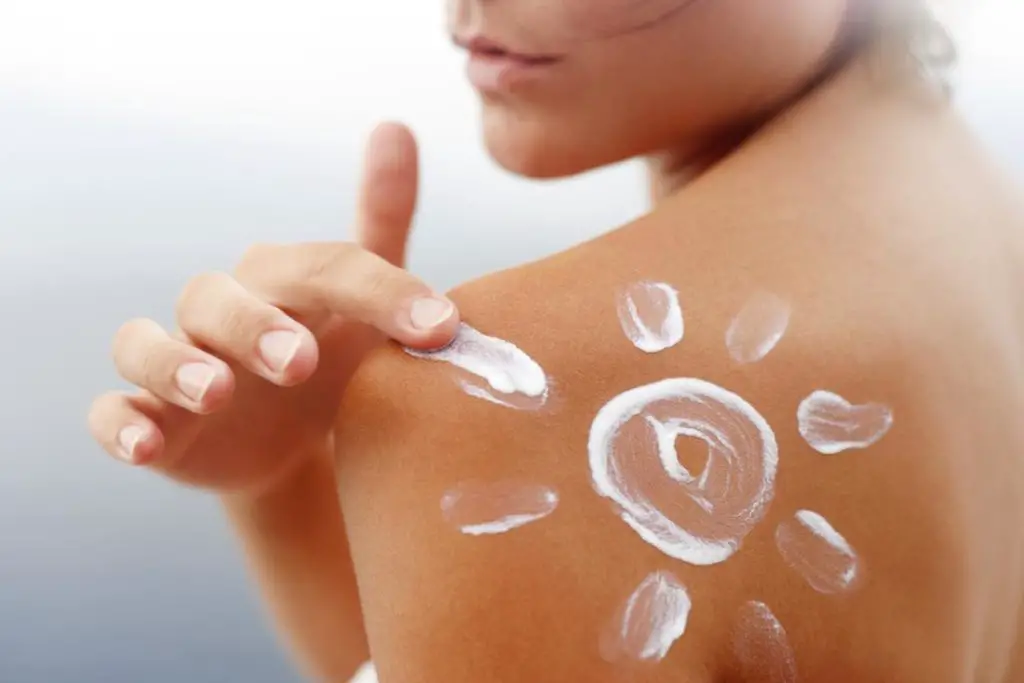 9 Natural Sunscreens That Work