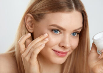 Best Organic Eye Creams For Anti Aging & Wrinkle Reduction