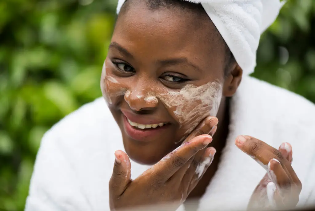 Which Is Better, Face Wash or Cleanser?