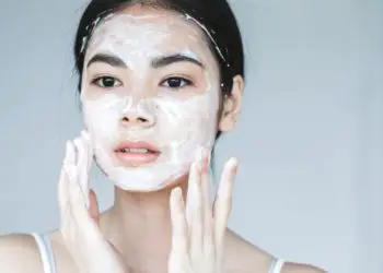 Cleanser vs Face Wash – 7 Main Differences You Need to Know